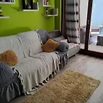 Charming Apartment With Quiet Garden In Downtown
