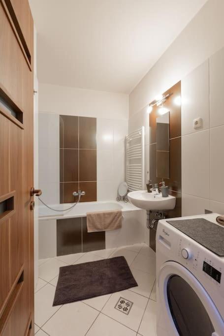 Apartament Charming With Quiet Garden In Downtown Budapeszt