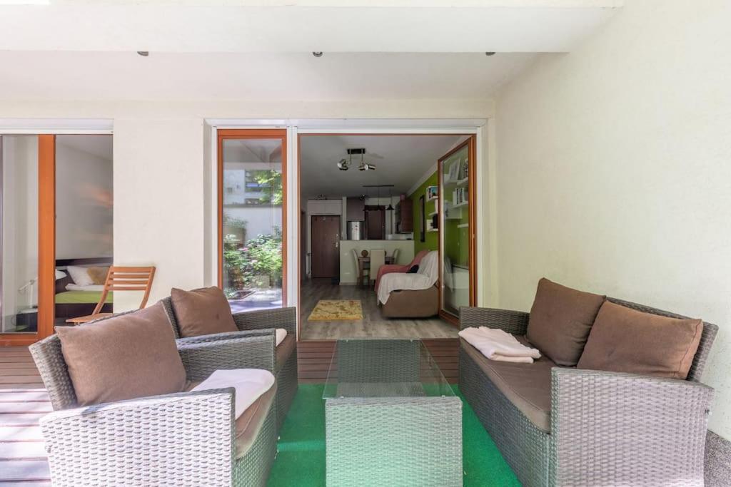 Charming With Quiet Garden In Downtown Budapeszt