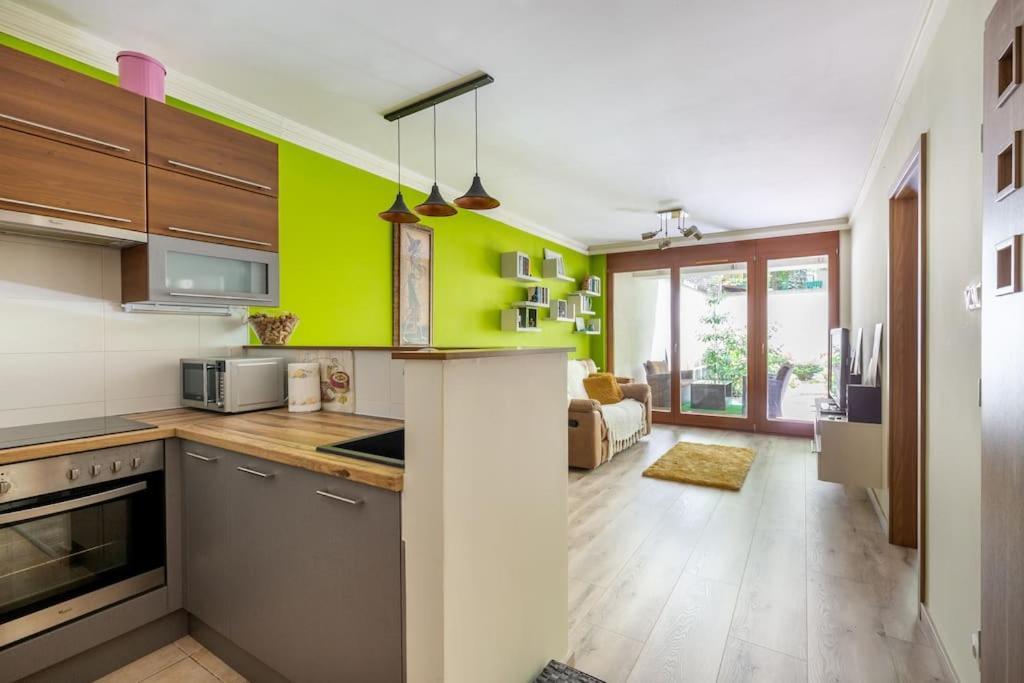 Apartament Charming With Quiet Garden In Downtown