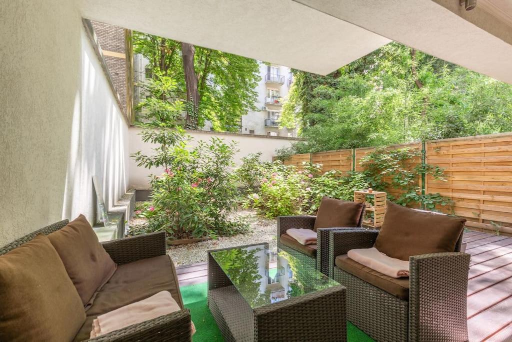 Charming With Quiet Garden In Downtown * Budapeszt