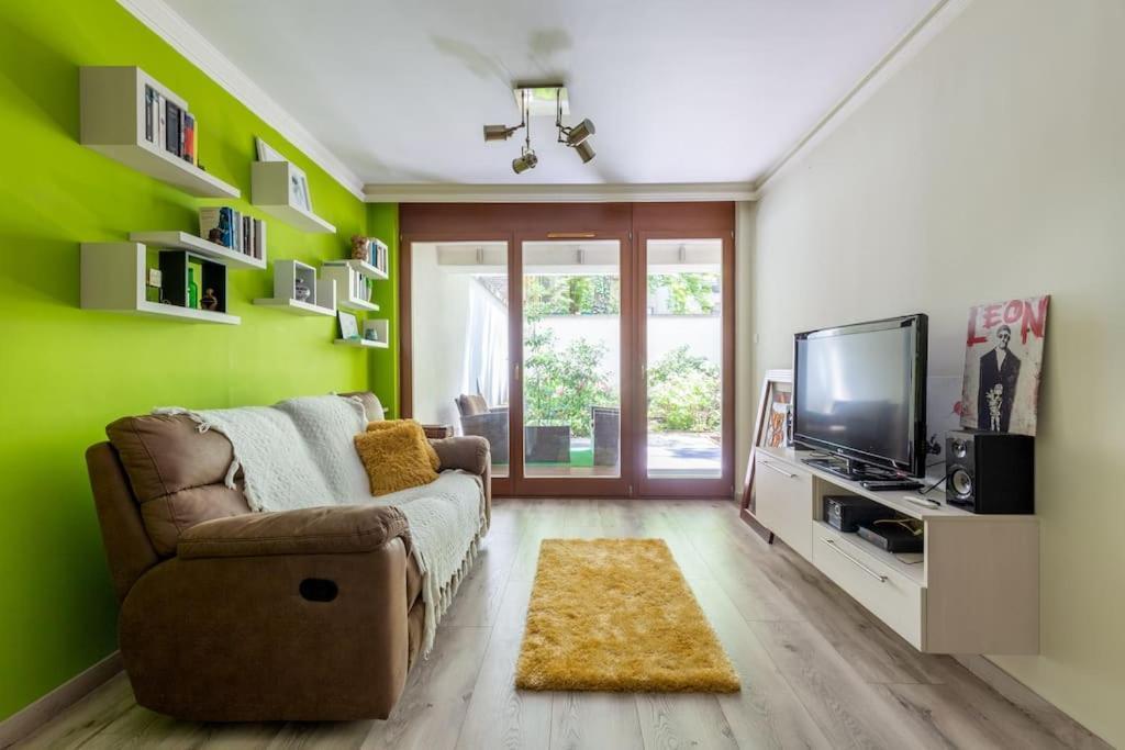 Apartament Charming With Quiet Garden In Downtown